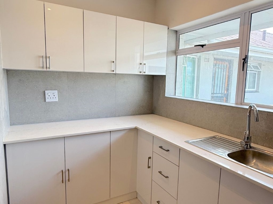 To Let 1 Bedroom Property for Rent in Gardens Western Cape